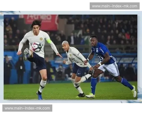 斯特拉斯堡vs朗斯：保级队防守反击与中游队控球攻防对比