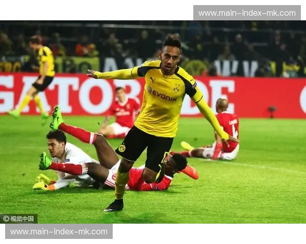 雷尔松上半场完成助攻帽子戏法，多特蒙德定位球战术展现惊人效率