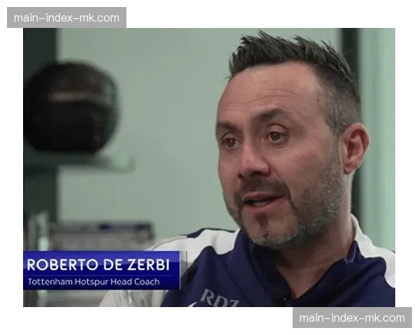 终场哨响，热刺新帅德泽尔比场边神情凝重目送球队跌入降级区